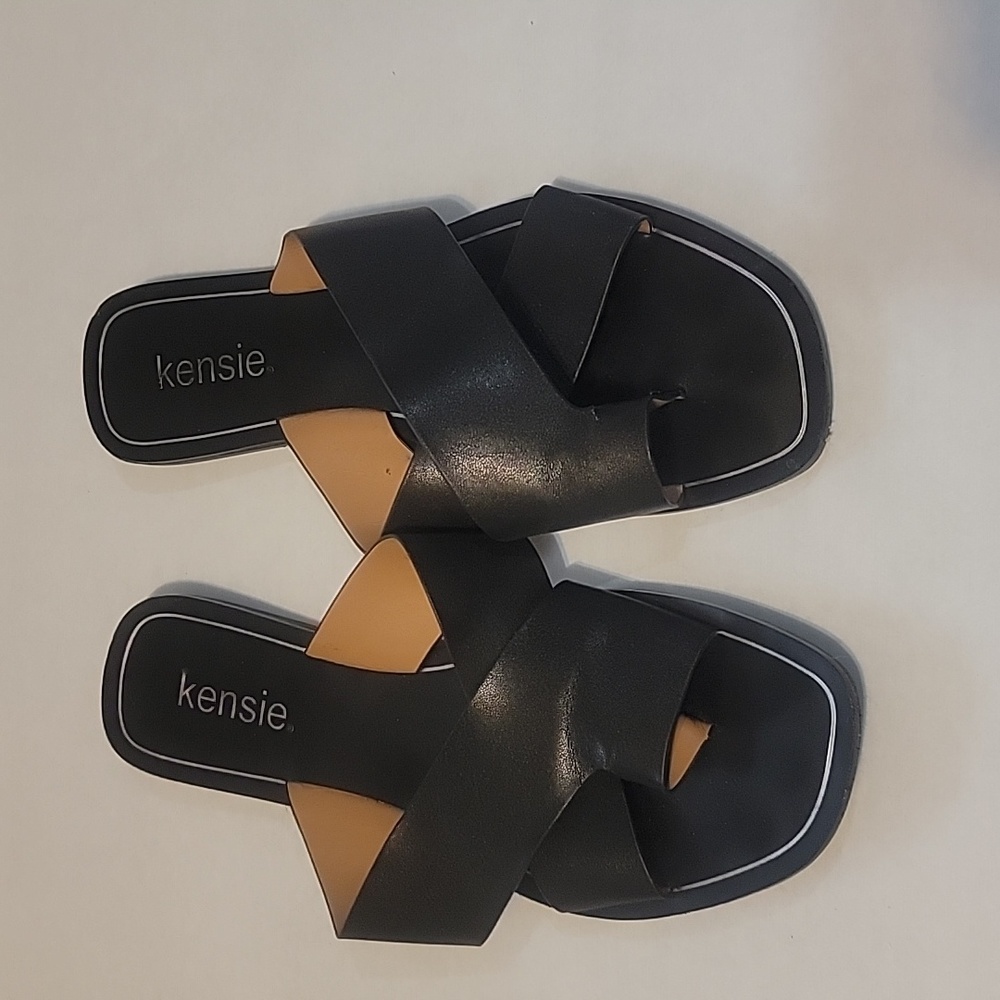 Sandals - Picture 2 of 4